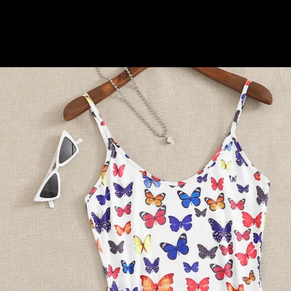 ✨🛍✨NWT Butterfly Slip Dress
